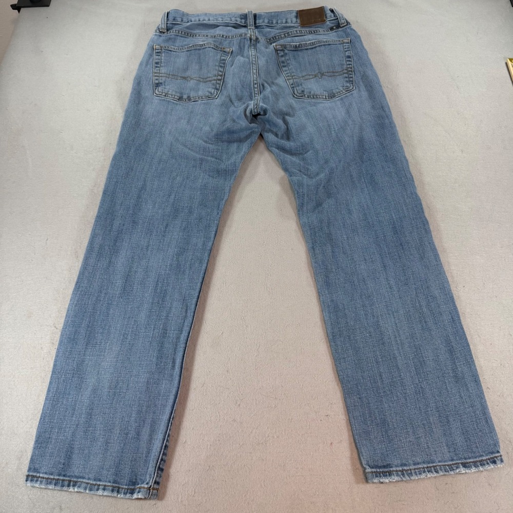 Lucky Brand 221 Original Straight Jeans Mens 32x30 Medium Wash Denim - Picture 3 of 13